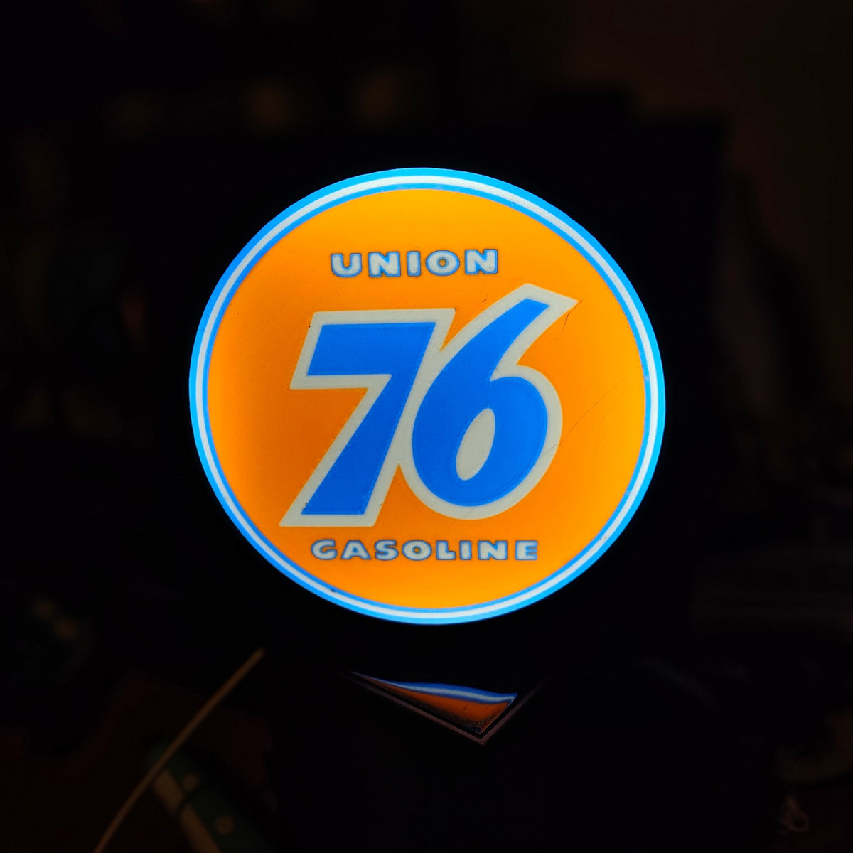 Iconic Union 76 gas sign Lightbox