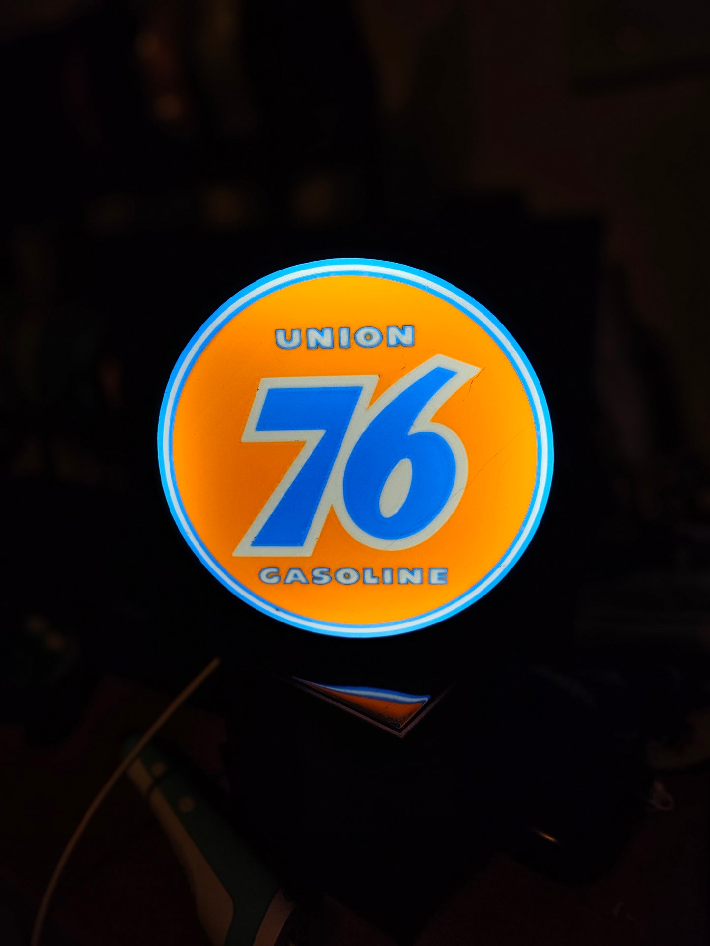 Iconic Union 76 gas sign Lightbox