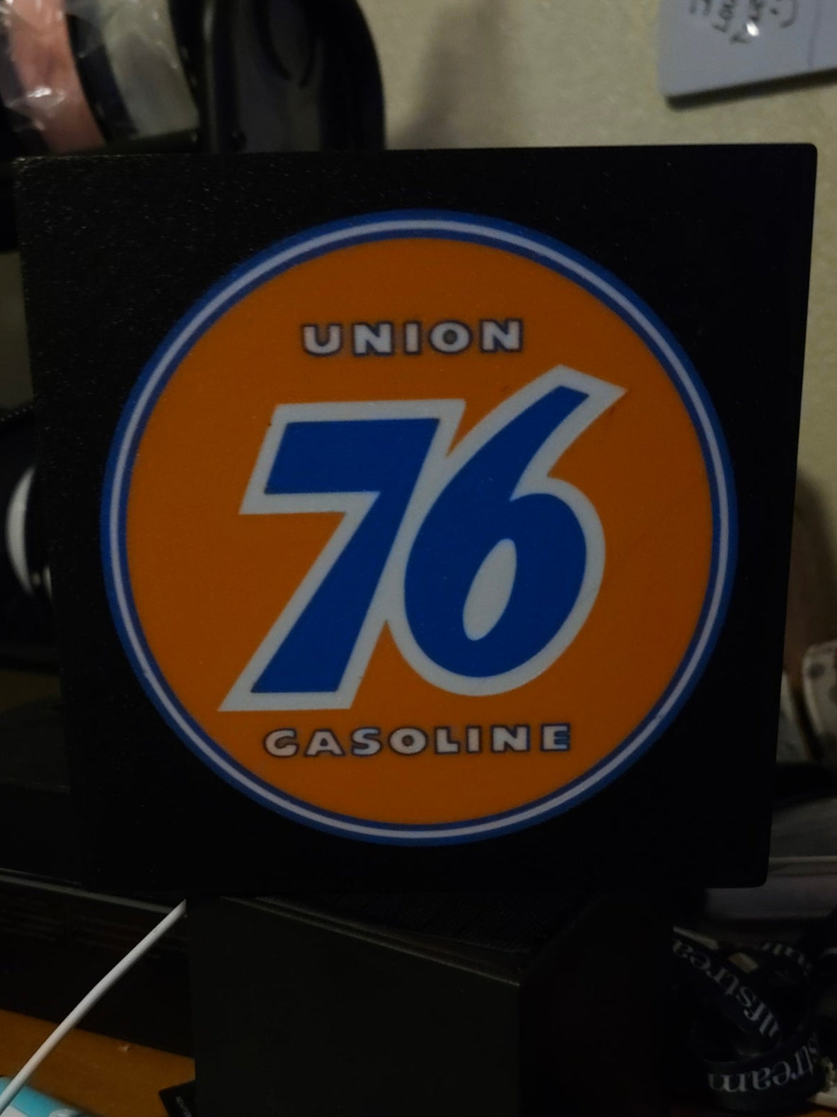 Iconic Union 76 gas sign Lightbox
